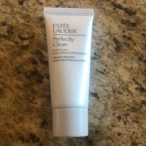 Estée Lauder Perfectly Clean